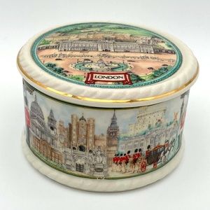 James Sadler Round Porcelain Lidded Trinket Box Horseguards